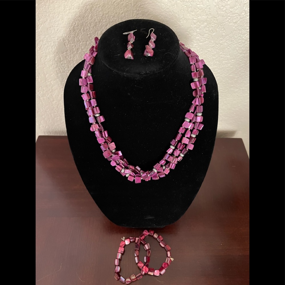 Crushed Shell Irregular Tumbled Fuchsia Color Necklace, Bracelet. and Earrings.